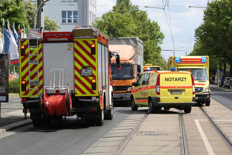 Unfall mit 3 Fahrzeugen auf der Hamburger Straße