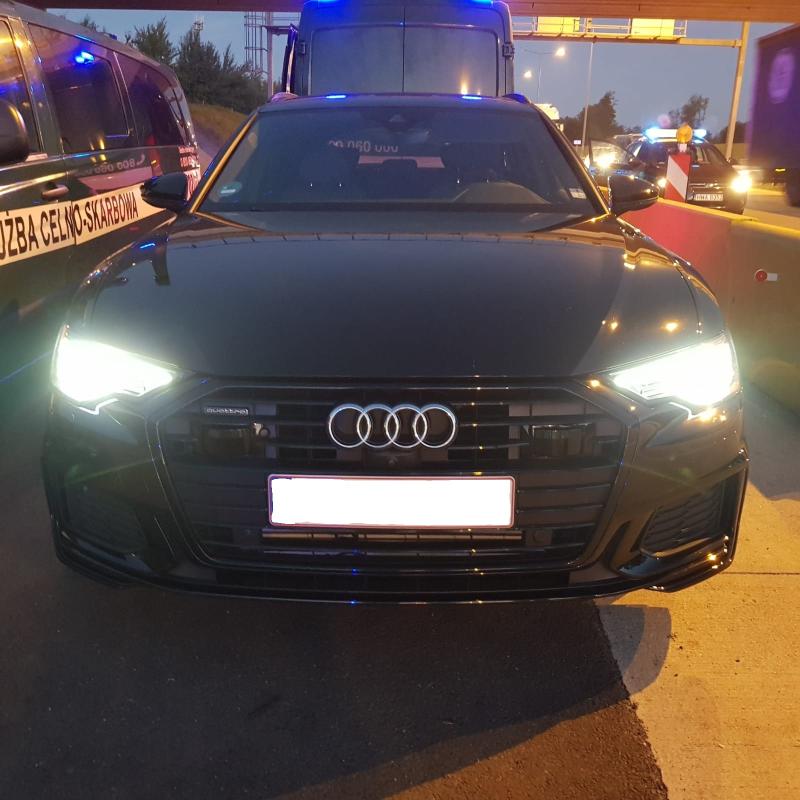 Einem Audi A 6 nachgeeilt  Täter festgenommen