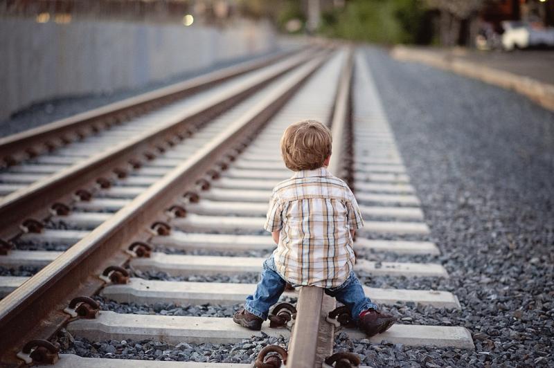 Kinder im Gleisbereich lösen Streckensperrung aus