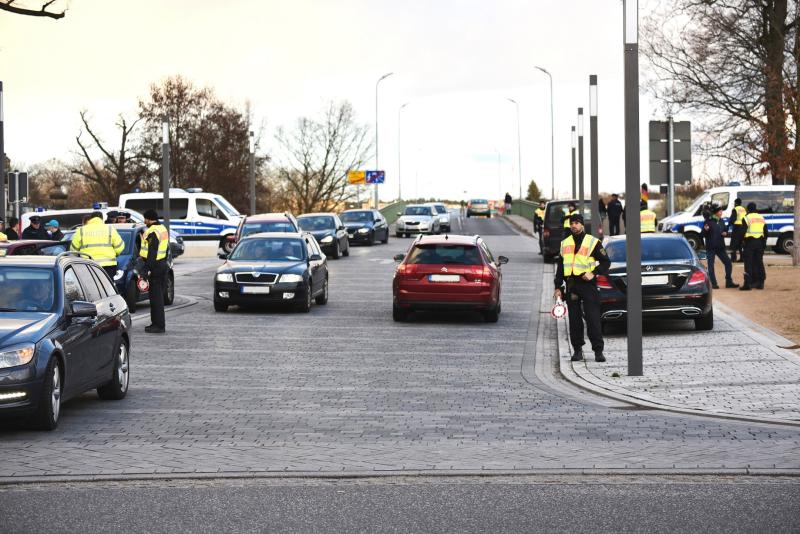 Sächsische Polizei und Bundespolizei setzen Kontrollen an der Grenze fort