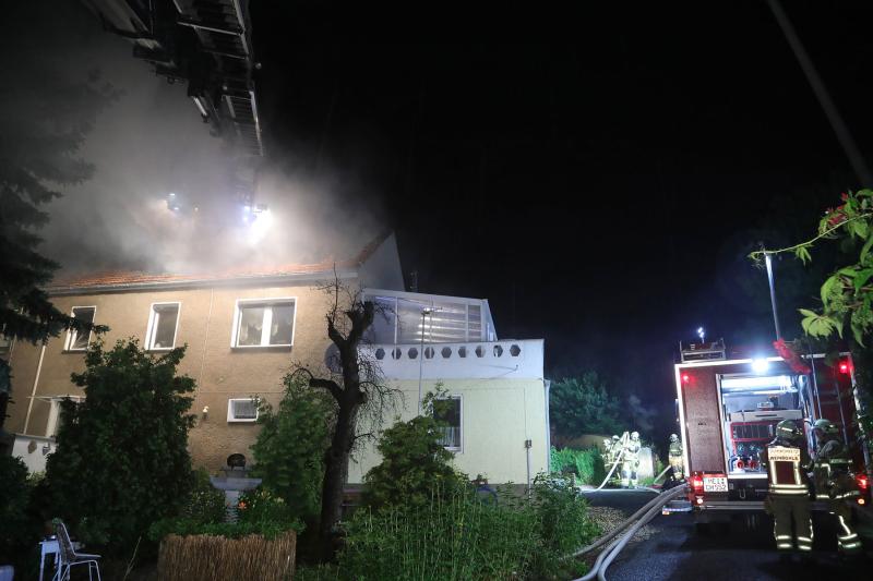 Dachstuhl eines Wohnhauses brannte nach Blitzeinschlag