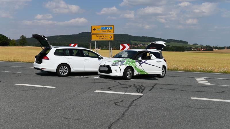 VW-Fahrerin übersieht Citroen: Ein Verletzter nach Kreuzungscrash