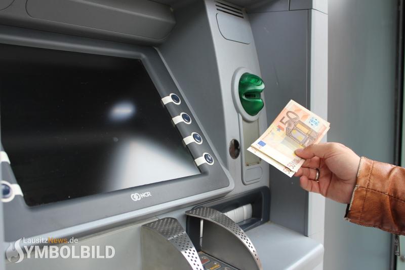 Polizei warnt vor manipulierten Geldausgabeautomaten