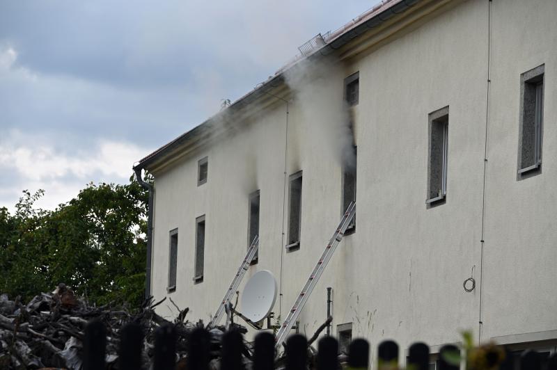 Steindörfel - Brand in Dreiseitenhof: Bewohner muss reanimiert werden
