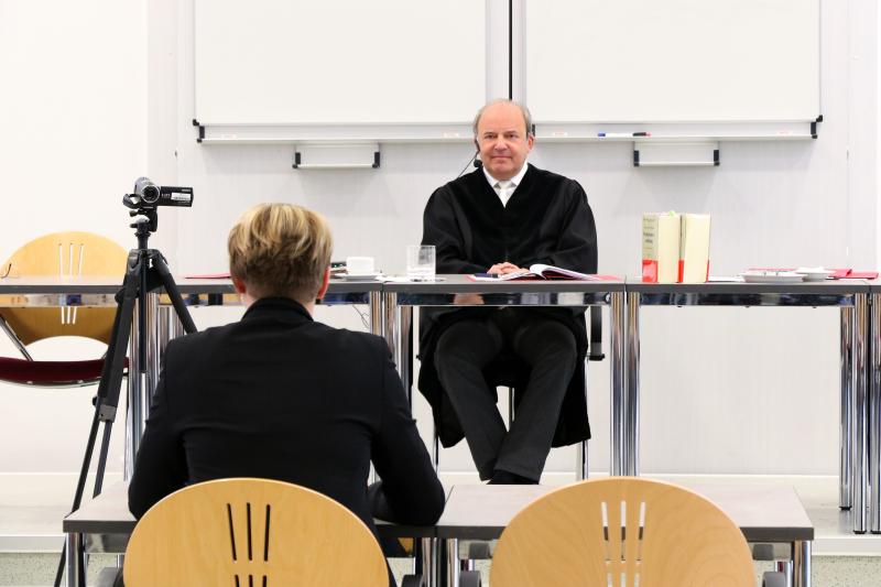 Wenn die Vorlesung zum Lokaltermin wird: Gerichtsverhandlung an der Hochschule der Sächsischen Polizei