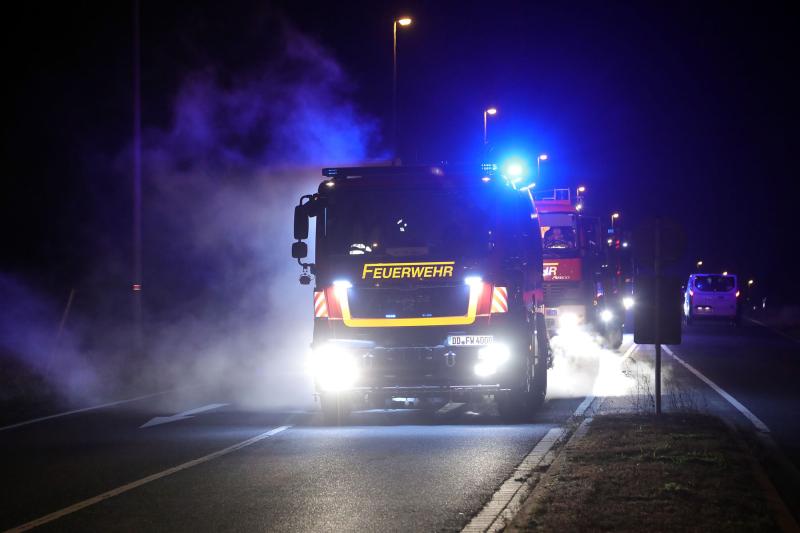 Salzsäurespur aus LKW sorgte für Feuerwehreinsatz