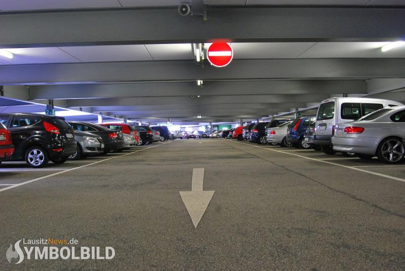 Am Flughafen Prag geparkte Autos können noch bis Freitag abgeholt werden