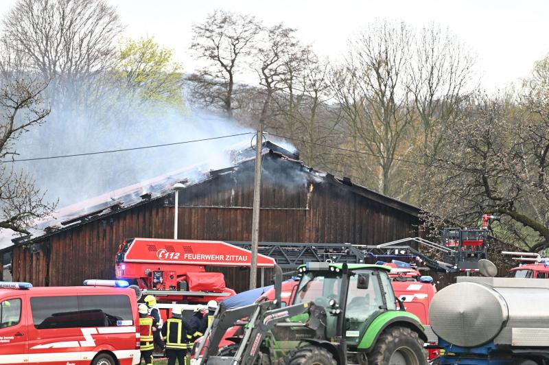 Über 100 Kräfte im Einsatz: Großbrand in Kuhstall