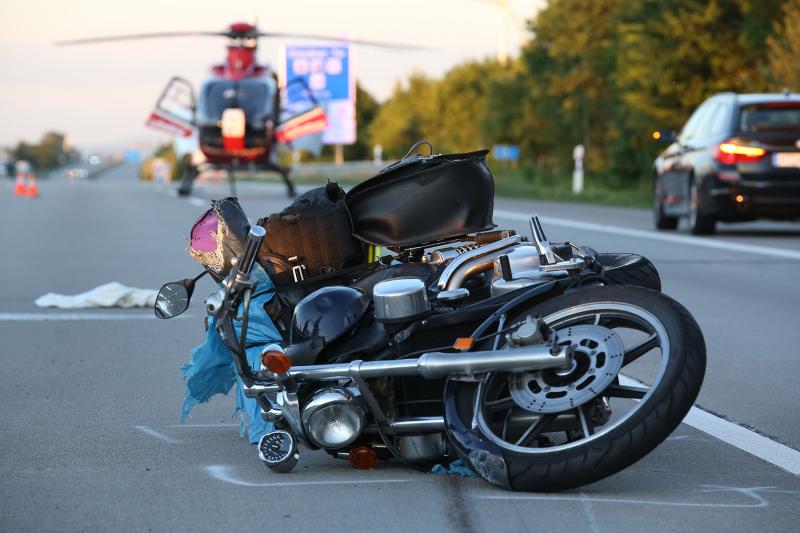 Motorradfahrer stürzte auf der Autobahn - 1 Schwerverletzter