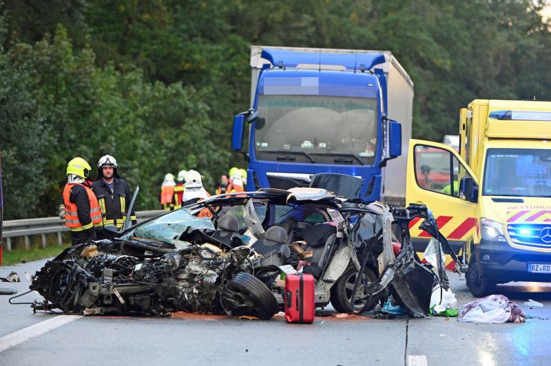 Arm abgerissen: Pole baut schweren Unfall auf Autobahn