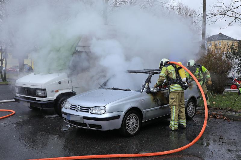 PKW und Wohnmobil brannten - Polizei ermittelt wegen Brandstiftung