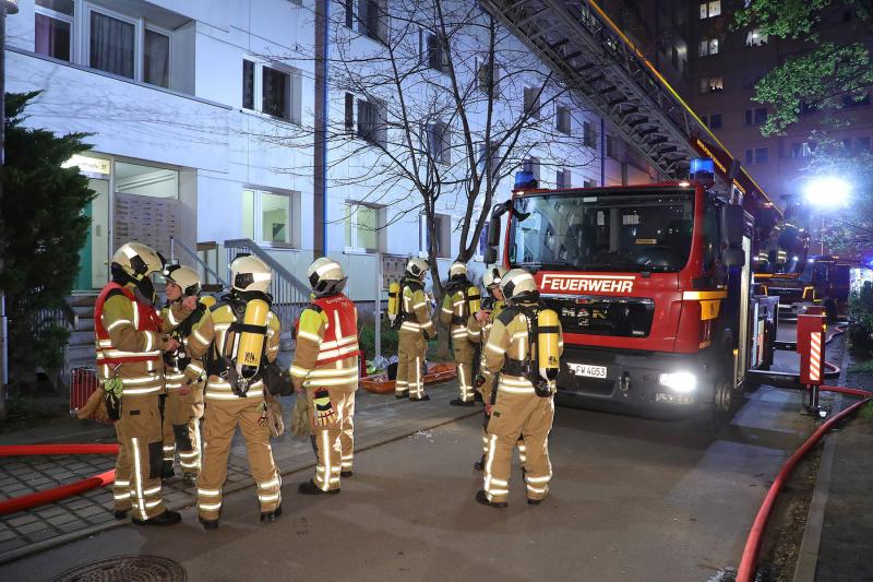 Erneuter Brand im Hochhaus - Polizei ermittelt wegen Brandstiftung