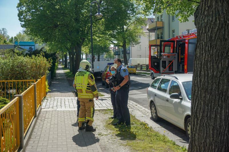 Gasgeruch in Hausflur: Feuerwehr muss anrücken