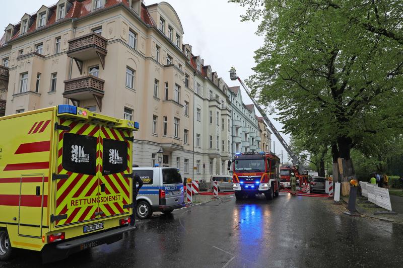 Küche einer Dachgeschoßwohnung brannte - 4 Verletzte