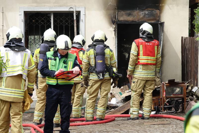 Nebengebäude brannte an der Hainsberger Straße - ein Verletzter