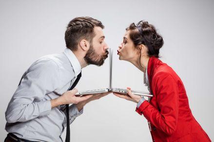 Online-Dating: Optimaler Einstieg zum Live-Treffen