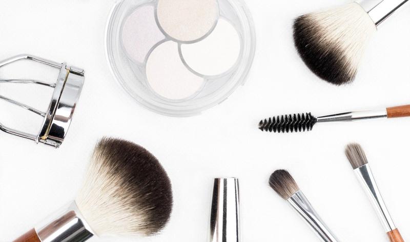 Kosmetikmarken: Warum das Internet hier eine hervorragende Übersicht bietet