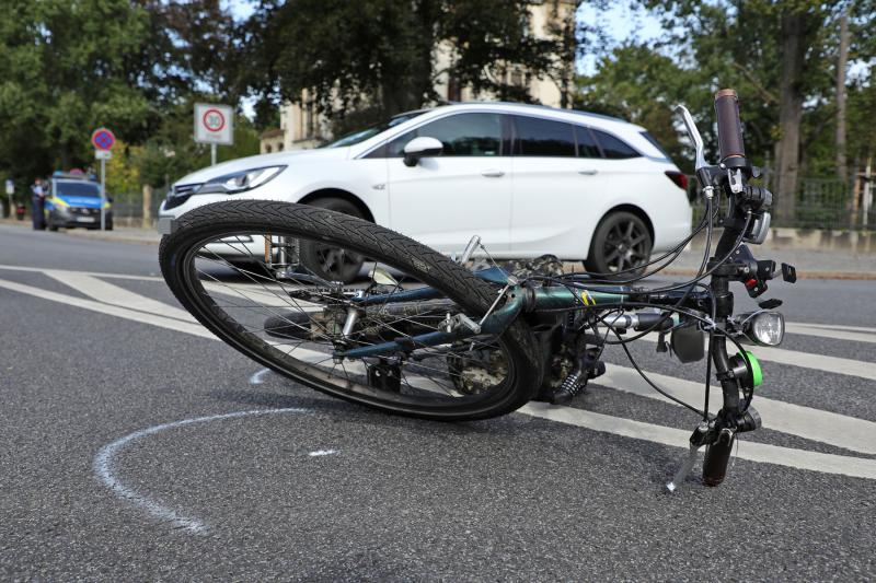 Radfahrer stürzte bei Bremsmanöver