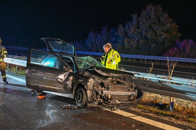 Geisterfahrer auf Autobahn: Schwerer Verkehrsunfall mit einem Schwerverletzten