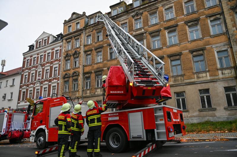 Lose Dachziegel sorgen für Feuerwehreinsatz