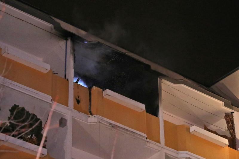 Balkonbrand drohte auf Wohnung überzugreifen