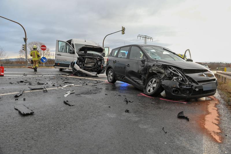 Zeugen zu Unfall an Autobahn-Anschlussstelle gesucht