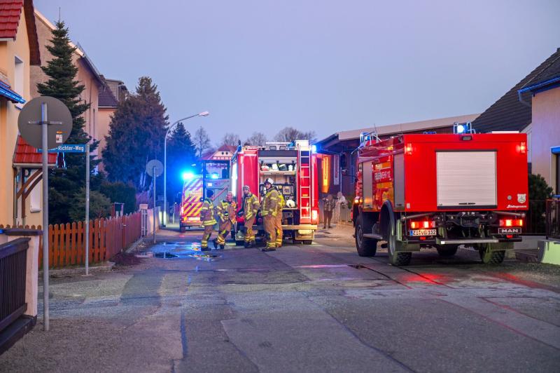 Wohnungsbrand fordert zwei Verletzte: Rettungshubschrauber im Einsatz