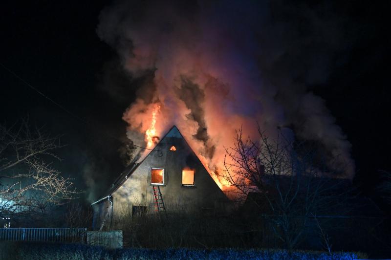 Flammeninferno: Wohnhausbrand fordert mindestens ein Todesopfer