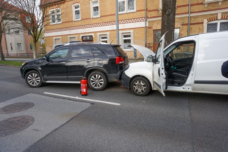 Auffahrunfall auf Bundesstraße: Eine Person verletzt