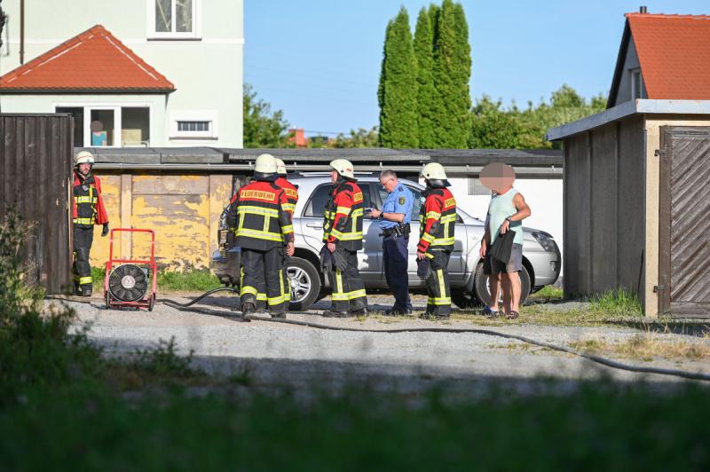 Garagenbrand: Feuerwehr verhindert Schlimmeres