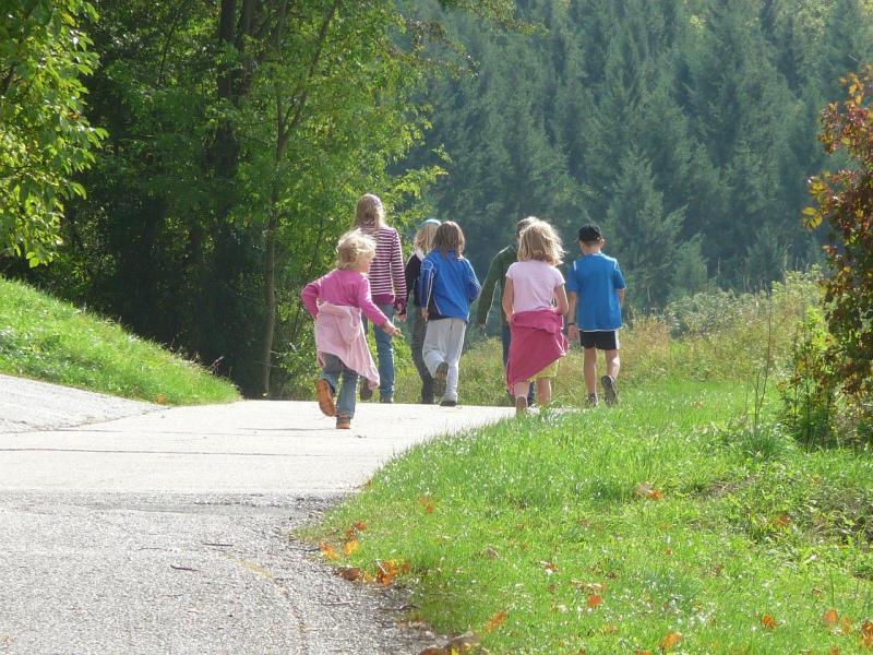 Ausflüge und Unternehmungen mit Kindern im Herbst - das sollte beachtet werden