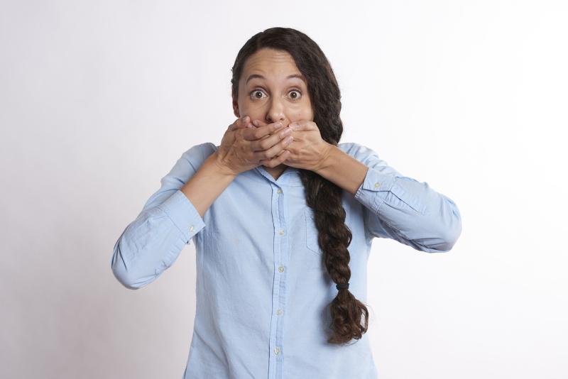 Die Ursachen von Mundgeruch und seine Folgen