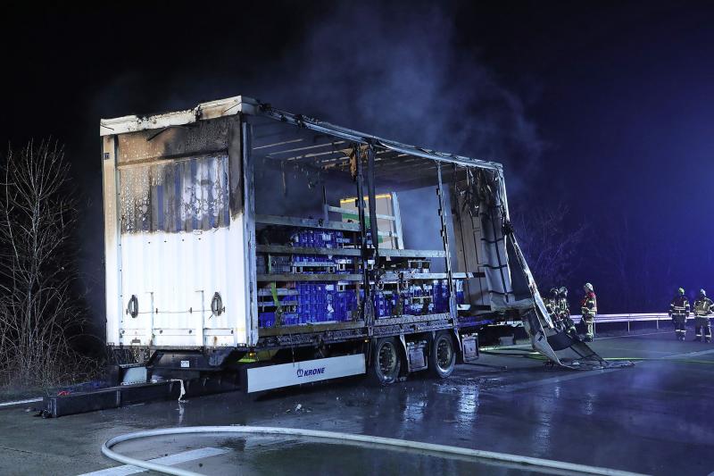 LKW-Anhänger brannte auf der Autobahn