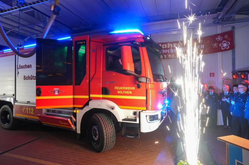Wilthener Feuerwehr erhält neues Fahrzeug