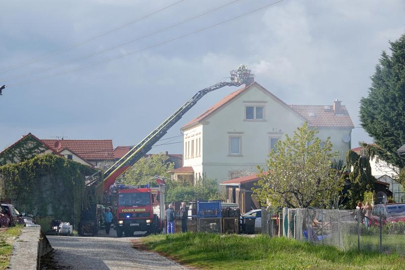 Schornstein brannte im Mehrfamilienhaus