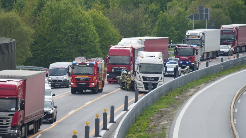 Stau nach LKW-Unfall auf der Autobahn